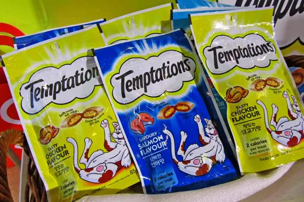 Are Temptations Treats Really THAT Bad for Your Cat